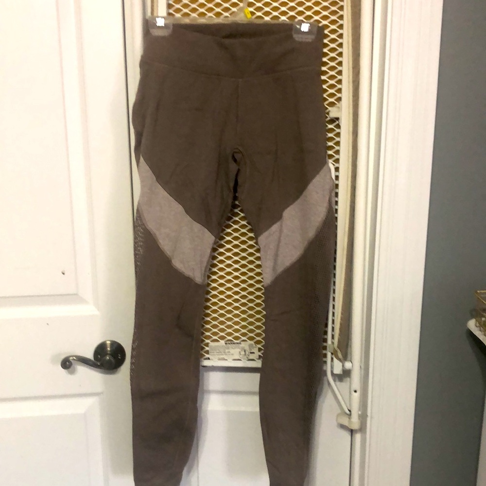 Tasc Performance Leggings. - image 2